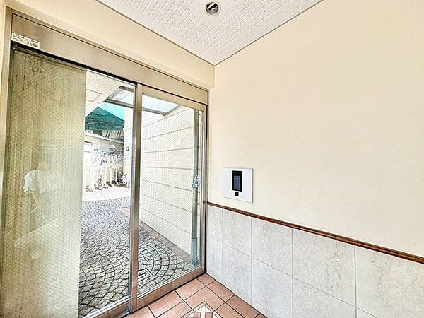 オートロック機能付で、安心のセキュリティ。毎日の暮らしを優しくサポートしてくれます。
