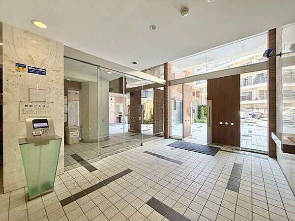 上質なデザインが落ち着きと高級感を与えます。安らぎに満ちた生活空間を予感させてくれます。