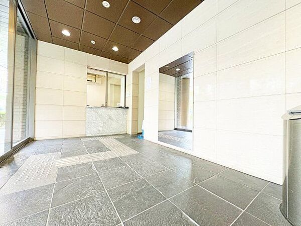 ゆとりある落ち着いた住空間へと誘います。