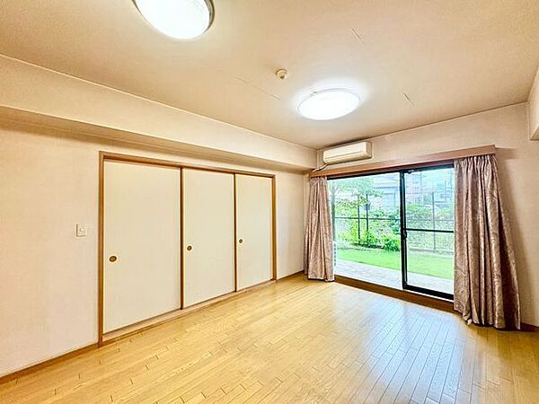 光と風があふれる開放的なLDK。明るく穏やかな空間でご家族とゆとりの時間を。