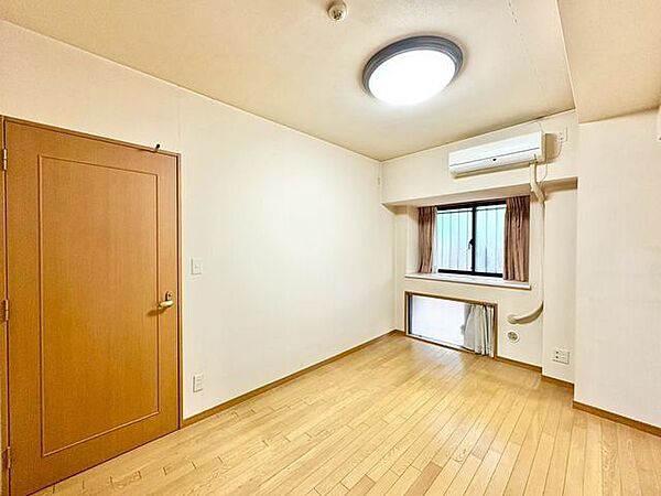 過ぎ行く時間をゆったりと感じることができる落ち着いたお部屋。静かな環境でリラックスタイムを。