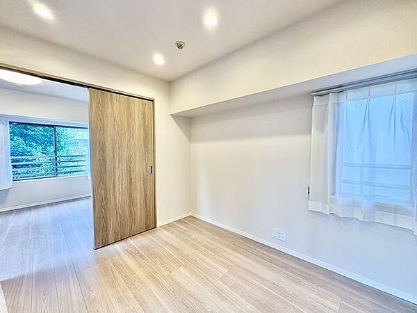 吹きぬける風を感じながら爽やかで風通しの良い暮らし。心に余裕をもたらす快適住戸。