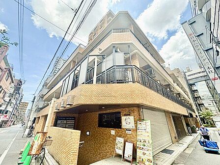 明るさとぬくもりを感じる、落ち着いた佇まい。ずっと色あせない、愛情の持てる外観。