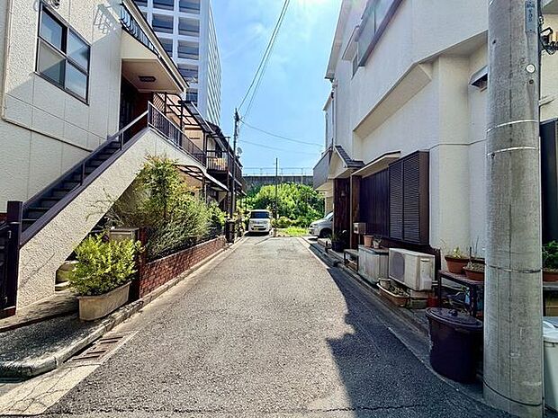 豊かな自然と多彩な生活利便施設が融合した環境。快適な家族の日々を叶えるための舞台が広がっています。