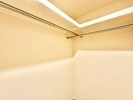 高い収納力を誇るウォークインクローゼットを設置、いつでもすっきり整理することが出来ます。