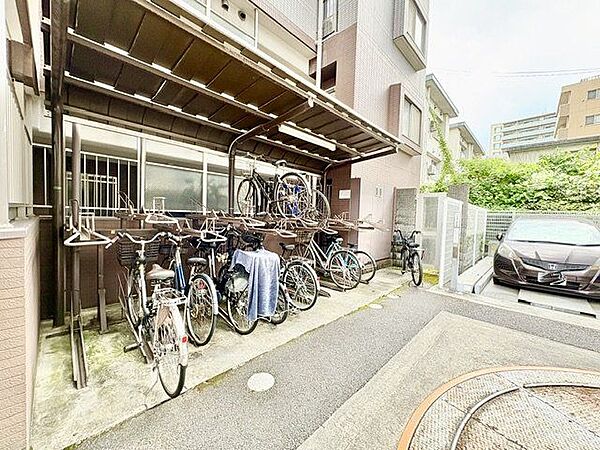 敷地内駐輪場。