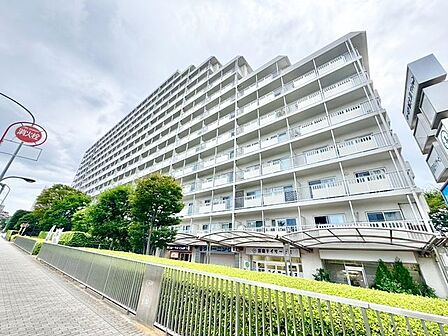 洗練されたデザインと機能性が織りなすこだわりの住空間。ゆったりとした時間をお過ごしください。