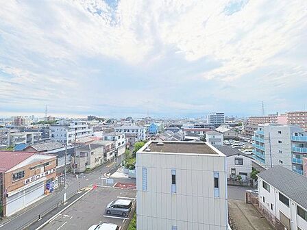 バルコニーに出た時には、頬をなでる優しい風を感じることが出来ます。つい深呼吸をしたくなる眺望です。