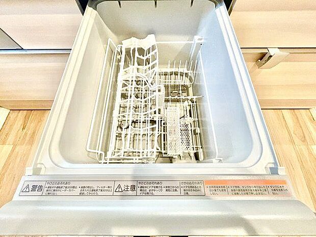 ビルトイン食洗機は、節水や節電機能も充実して家事の手助けをしてくれます。