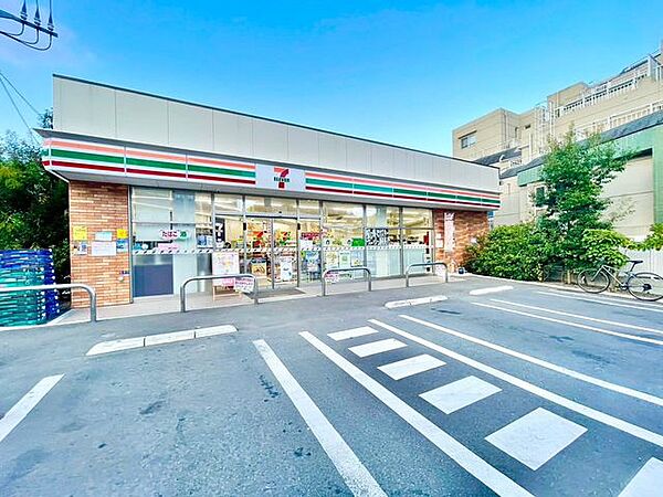 セブンイレブン大田区石川町2丁目店 290m
