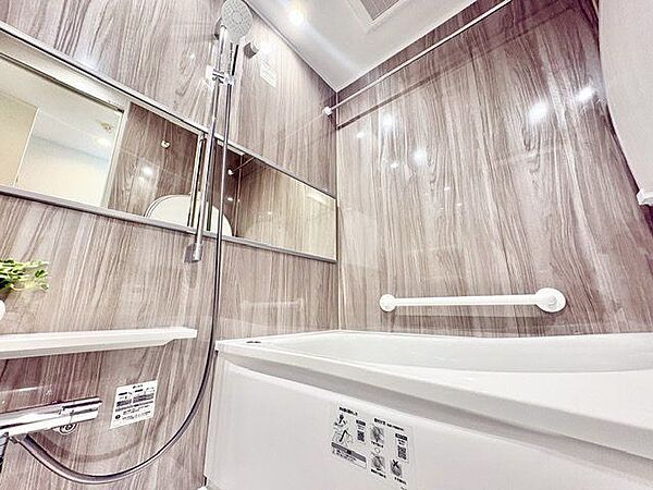シンプルながらリラックスして気持ちよく入浴できる空間は、すべての人の毎日を豊かにする場所です。