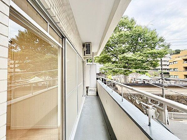 バルコニーに出た時には、頬をなでる優しい風を感じることが出来ます。