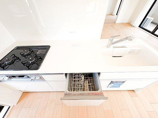 片付けの負担を軽減。様々なシーンで家事の時短に役立つ食洗機付。