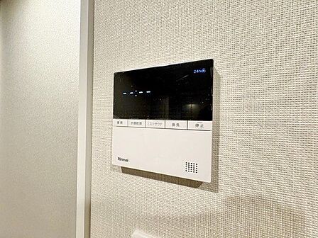 浴室でいつでも簡単リラックス細かな霧が体をやさしく包みます。 ミストサウナ付浴室乾燥機。