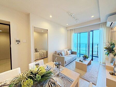 抜けた眺望が気持ちのいい30階部分の住戸。南東向きで陽当り&風通し共に期待できそうです。