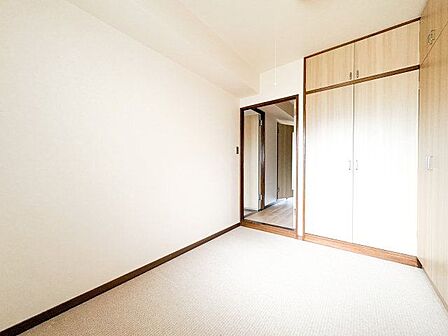 一日の中で多くの時間を過すことになる住まいだからこそ、いつも穏やかな空間であるように心掛けています。