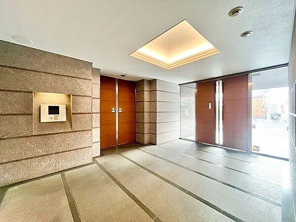 オートロック機能付で、安心のセキュリティ。毎日の暮らしを優しくサポートしてくれます。