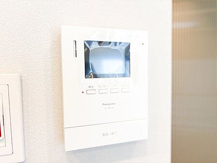 「見える安心」をカタチにしました。誰が来てもわかる様にモニター付きインターホンを設置。