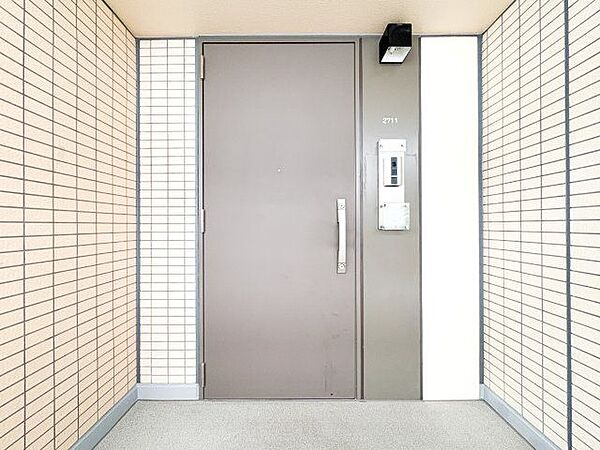 玄関はお家の顔としてすっきりとした素敵な空間に。印象のよい玄関は爽やかな住まいへの入り口です。