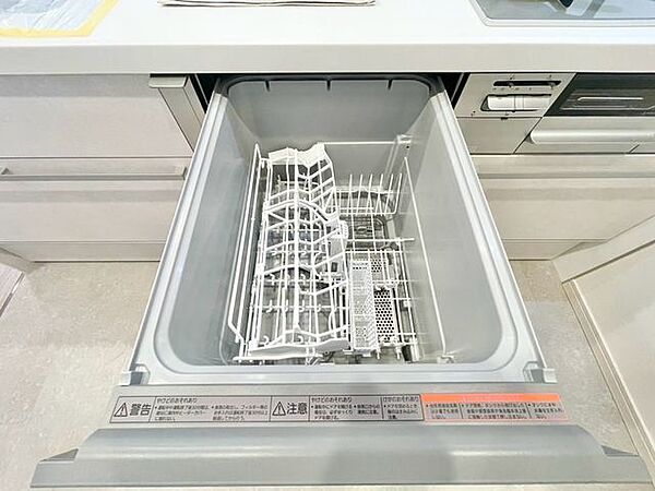 ビルトイン食洗機を採用。様々なシーンで家事の時短に役立ちます。