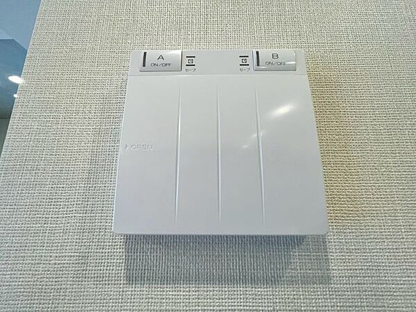 リビングダイニングには床暖房完備。乾燥も空気の汚れもなく快適です。