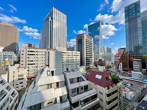 さまざまな表情の景色を眺めながら、くつろぎのひと時をお過ごし頂けます。（空の加工を生成AIで行っています）