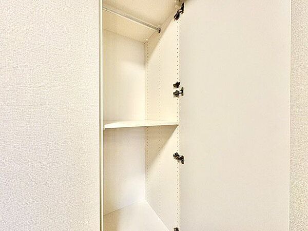 各居室にクローゼットをご用意。タンスなどを置かなくてもいいので、お部屋を広く使うことができます。
