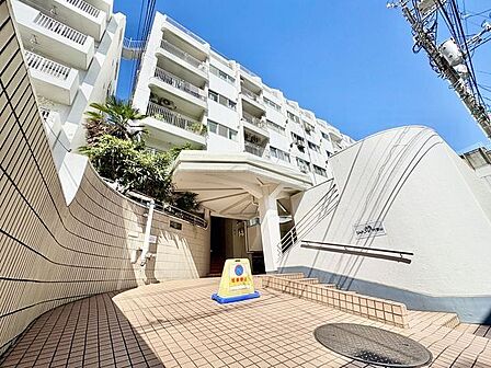 堂々たる趣ながら、主張し過ぎずどこか余裕を感じさせる上質な佇まい。
