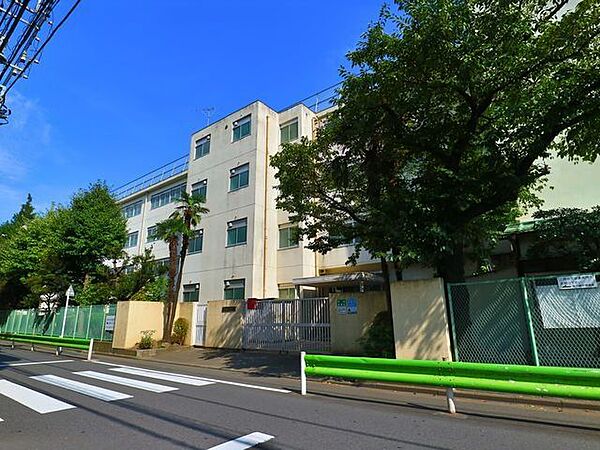 大田区立南六郷中学校 290m