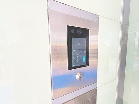 オートロック機能付で、安心のセキュリティ。毎日の暮らしを優しくサポートしてくれます。