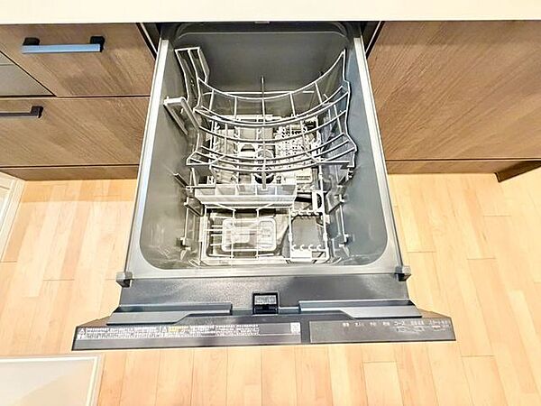 片付けの負担を軽減。様々なシーンで家事の時短に役立つ食洗機付。