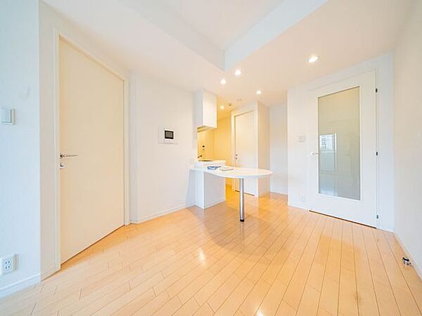 洗練された内装の住空間。伸びやかな空間のなかで、ゆったりとしたひとときを過ごせます。
