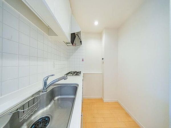 毎日の暮らしに大切な「食」を育む場所。機能性とデザイン性を兼ね備えたキッチン空間に。