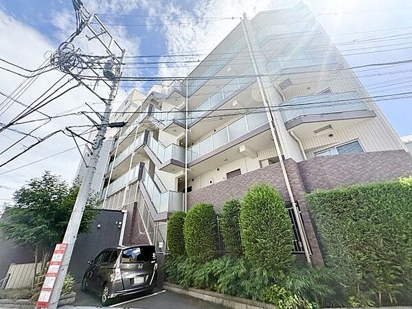 思い描いた暮らしをこの地で実現。歴史や人情味あふれる雰囲気の残る環境で快適な毎日を。