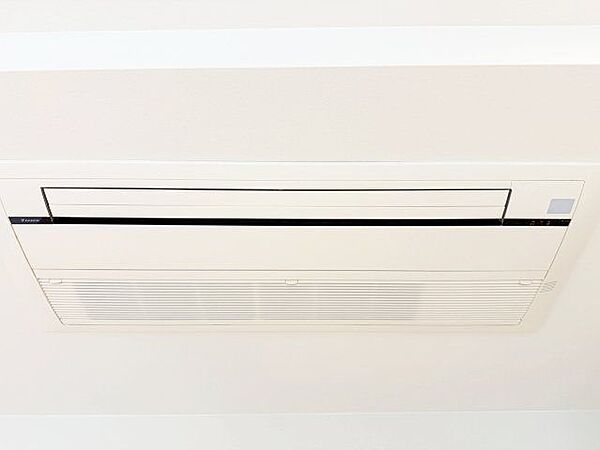 ビルトインエアコン有！暑い夏も寒い冬も快適に過ごせます。