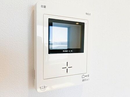 「見える安心」をカタチにしました。誰が来てもわかる様にモニター付インターホンを設置。