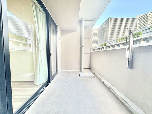 広々としたバルコニーに出た時には、頬をなでる優しい風を感じることが出来ます。