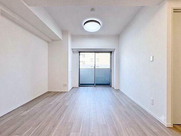 明るい日差しが差し込む空間。美しい街並みと穏やかな住環境でやすらぎの暮らしを叶えます。