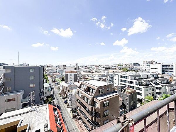 バルコニーに出た時には、頬をなでる優しい風を感じることが出来ます。つい深呼吸をしたくなる眺望です。