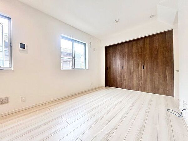 家族の温かさと陽光の暖かさ、楽しい毎日と明るい未来を予感させる住み心地を演出します。