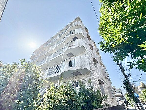 時代と共に変わりゆく街並みと、住む人の変わらない思いを融合。いつまでも誇りに思える住まいへ。