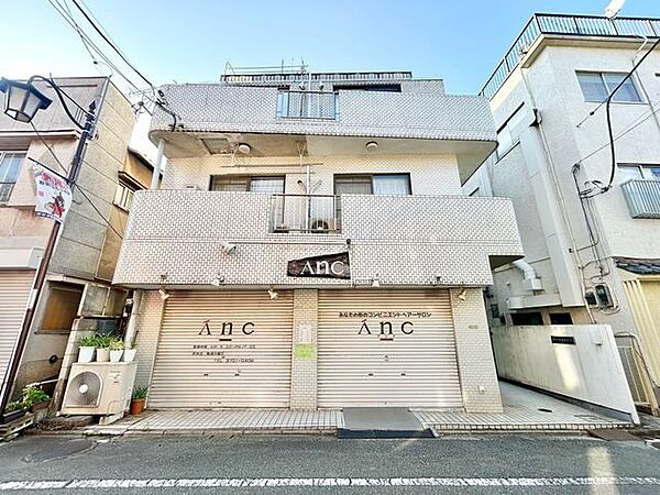 住む人がいつまでも心地良さを感じ続けられる多様な住空間を創造します。