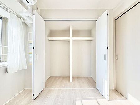 各部屋を最大限に広く使って頂ける様、全居住スペースに収納付。プライベートルームはゆったりと快適に。