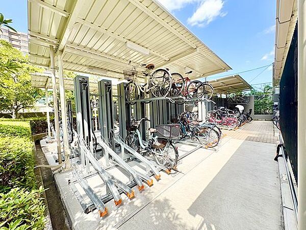 敷地内駐輪場。