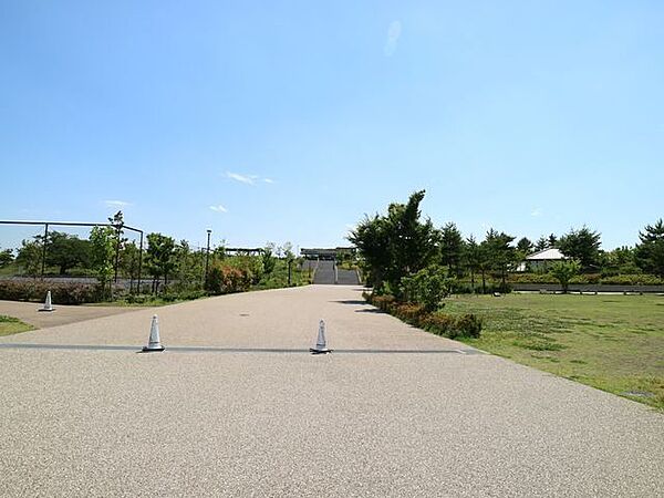 世田谷区立二子玉川公園 260m