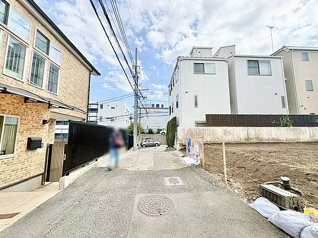 住人以外の車の進入も少なく、小さなお子様を持つご家庭にも安心。