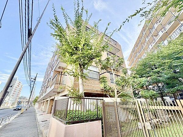 時代と共に変わりゆく街並みと、住む人の変わらない思いを融合。いつまでも誇りに思える住まいへ。