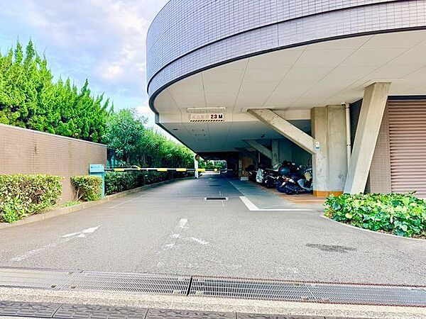 敷地内駐車場。