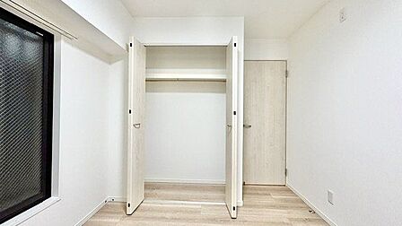 各居室にクローゼットをご用意。タンスなどを置かなくてもいいので、お部屋を広く使うことができます。