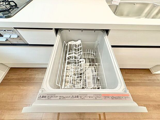 ビルトイン食洗機は、節水や節電機能も充実して家事の手助けをしてくれます。